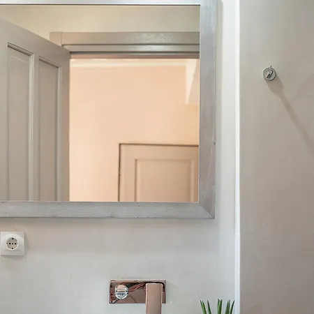 Vranas Ambiance Apartment *